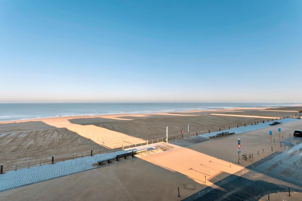 Appartement Montezuma Luxe Studio Met Frontaal Zeezicht Zonder Aparte Slaapkamer Oostende